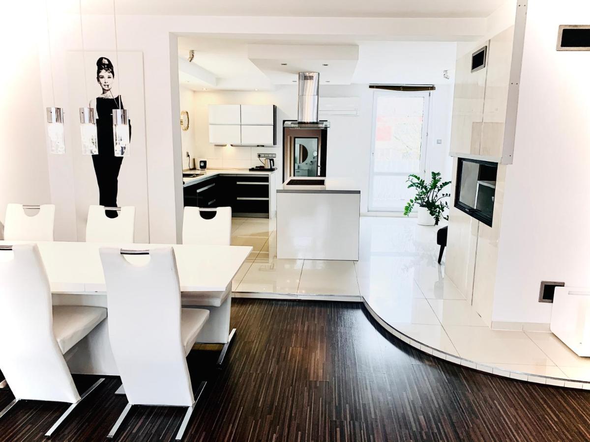 אוסטקה Apartamenty Vip מראה חיצוני תמונה